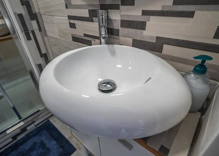 Capsule Ocean - Jacuzzi - Billard - Netflix - 2 - Cuisine